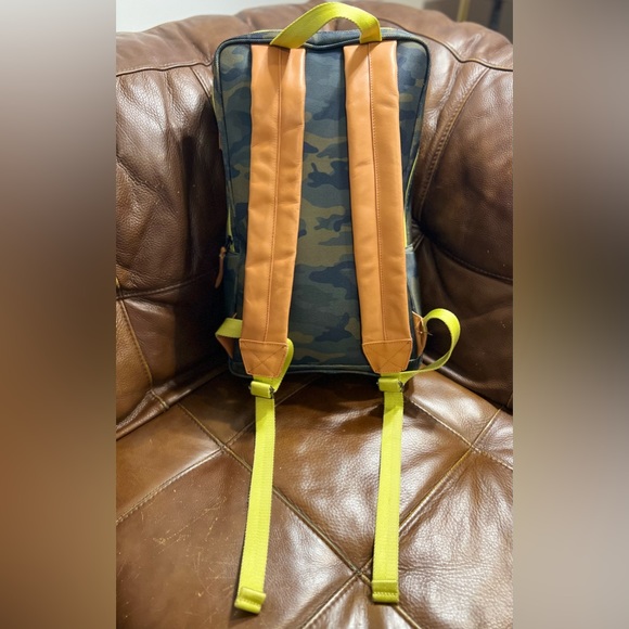 Robert Graham Russel Camo Backpack NWOT - Picture 4 of 9